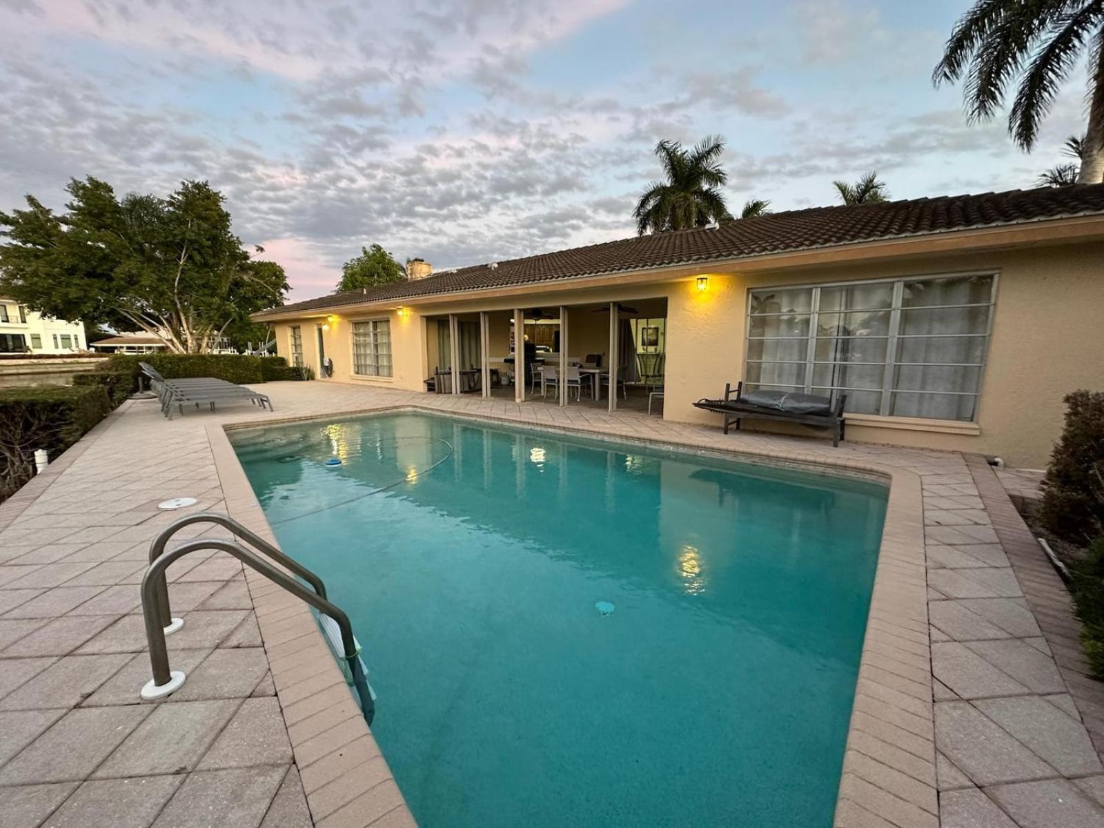 Villa Marco Island Exteriör bild